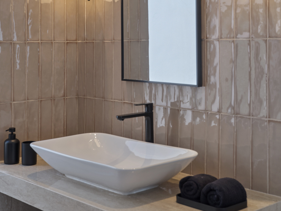 deluxesuite12b